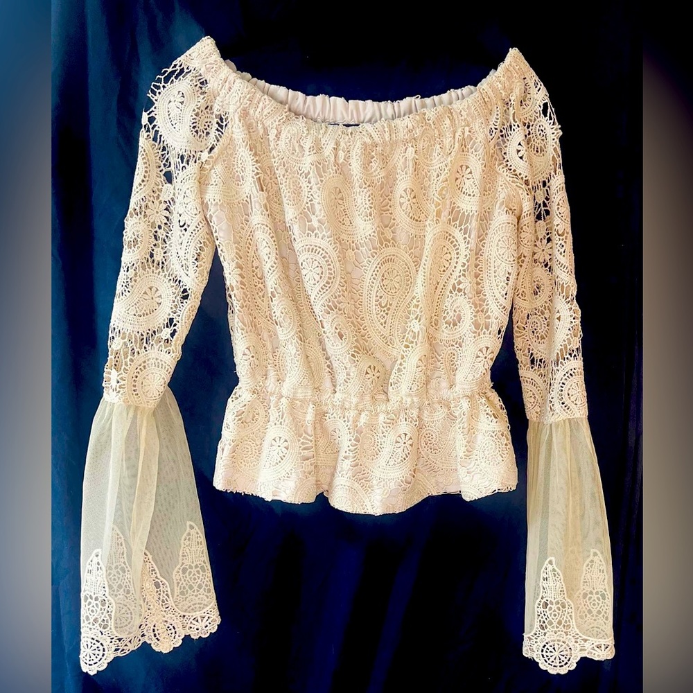 Venus off shoulder lace flare bell sleeve top size M